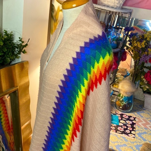 ππ· Rainbow Shawl Scarf π·π DreamDoll Retro NWT - Picture 9 of 10